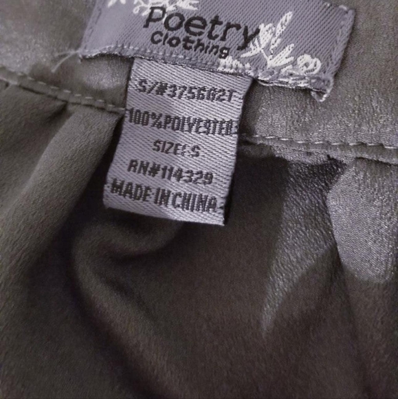 Women's size small. Metallic gray 100%polyester shirt sleeve lightweight blouse - Picture 2 of 4